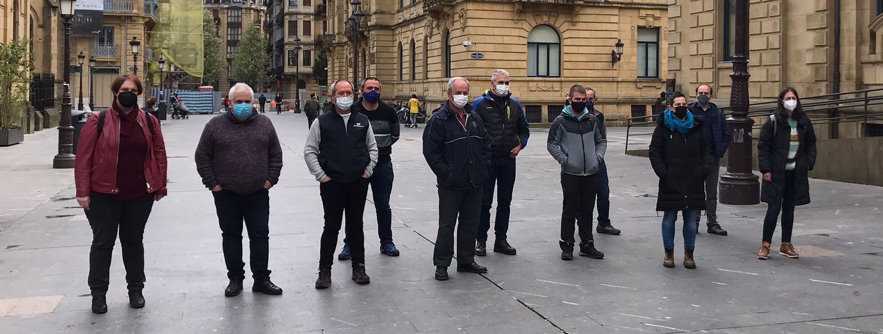 ENBA eta EHNE sindikatuok bateginik aurkeztu dute “Mendiko abelzaintzaren eta otsoaren populazioaren kontrolaren aldeko mozioa” Gipuzkoako udaletxe guztietan